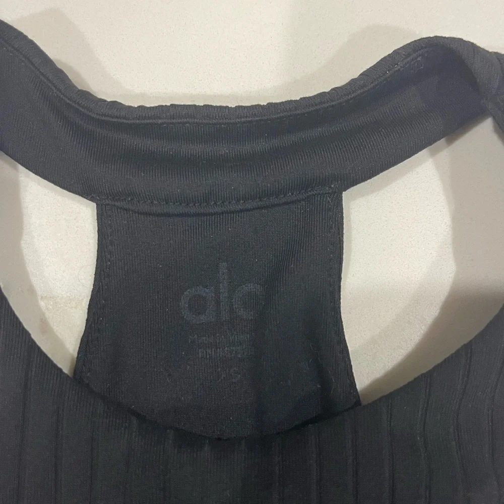 Like-new ALO Unite Rib-Knit Cropped Bra Tank - XS - Picture 3 of 6